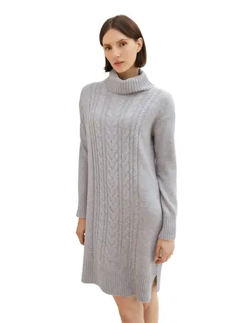 Dress knitted with cable