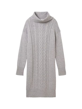 Dress knitted with cable