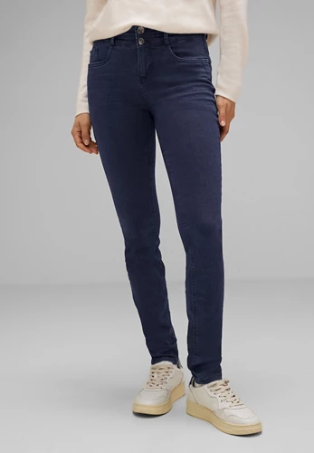 Slim Fit Free to Move Jeans