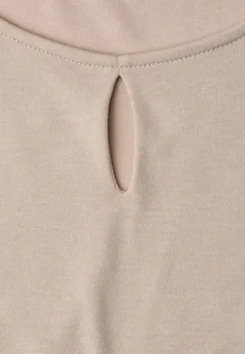 Top mit Rundhals und Cut-Out-Detail