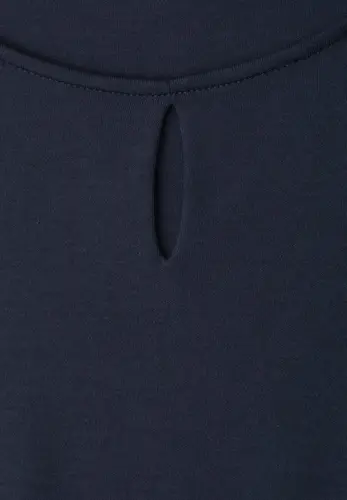Top mit Rundhals und Cut-Out-Detail
